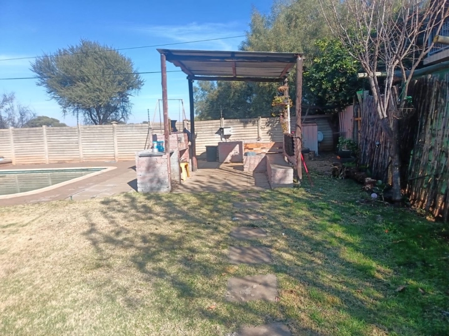 4 Bedroom Property for Sale in Carters Glen Northern Cape